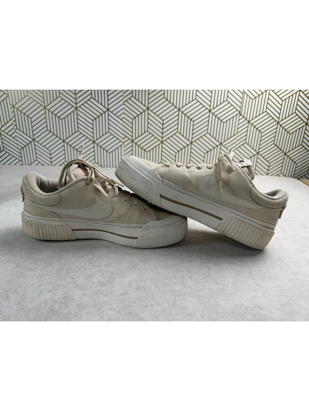 Nike Court Legacy Lift Pearl White Women's Size 9.5 DM7590-200 Platform Sneaker